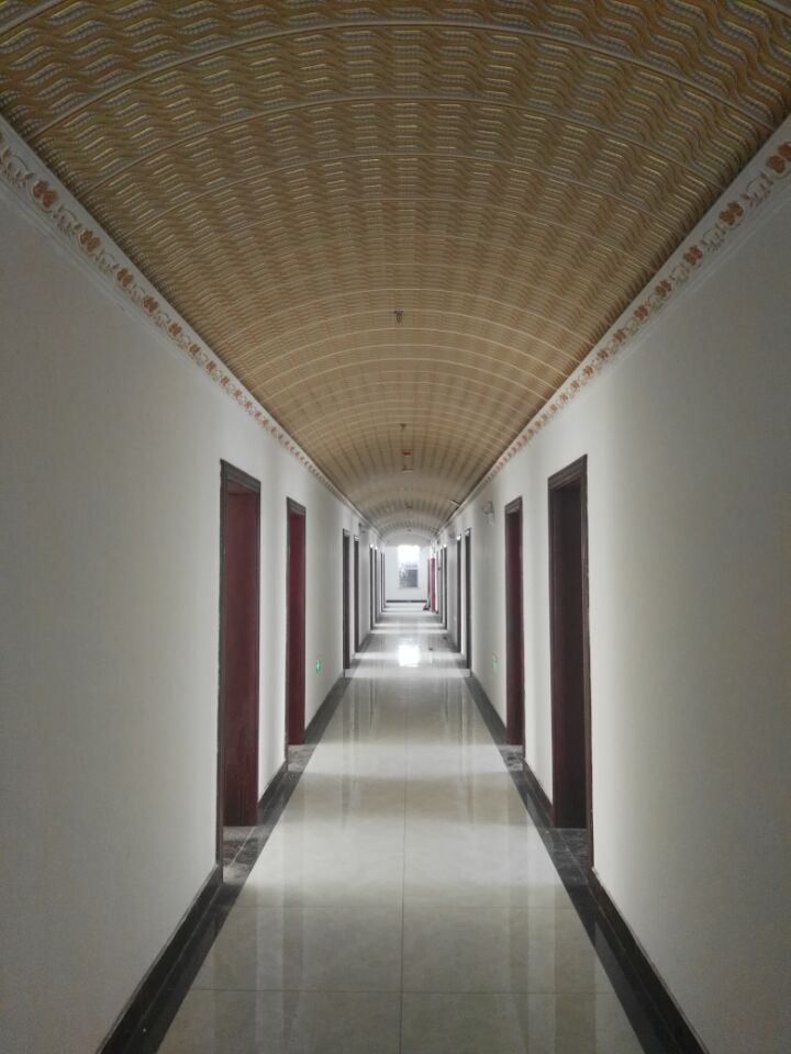 石家庄白求恩医学院宿舍走廊
