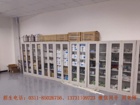 石家庄白求恩医学院器械.jpg