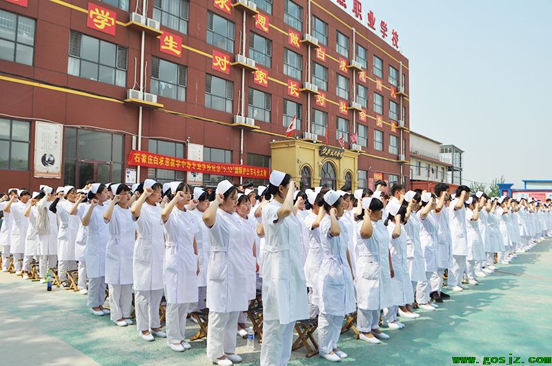 扬青春风采，展我校礼仪——我校隆重举行5.12国际护士节礼仪大赛